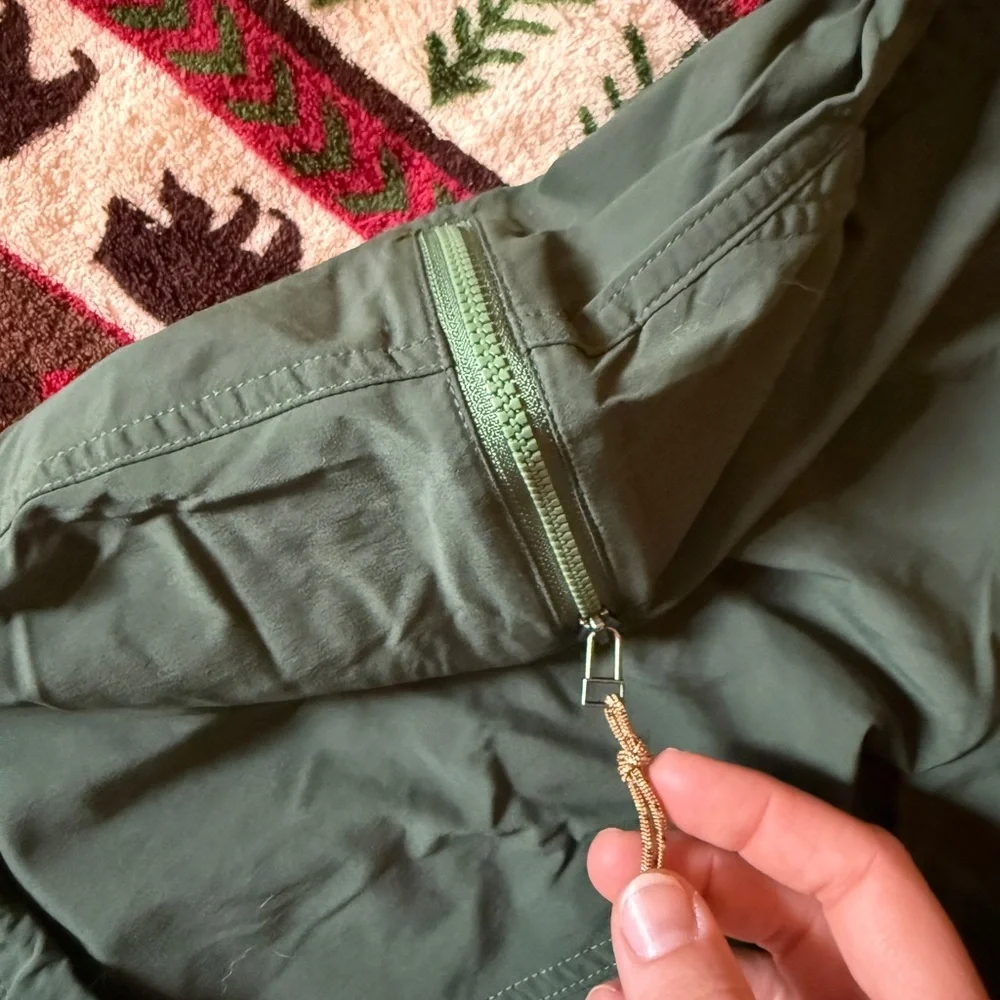 REI Dark Green Women's Cargo Travel Pants - Picture 5 of 8